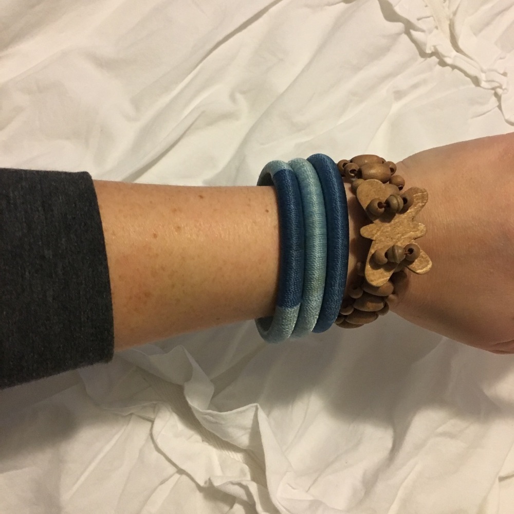 Wooden and wrapped bangle bracelets - Picture 2 of 2